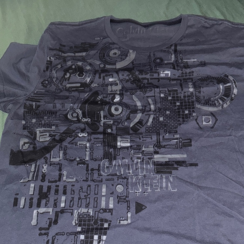 Calvin Klein Men's Tech Graphic Tee - Dark Gray